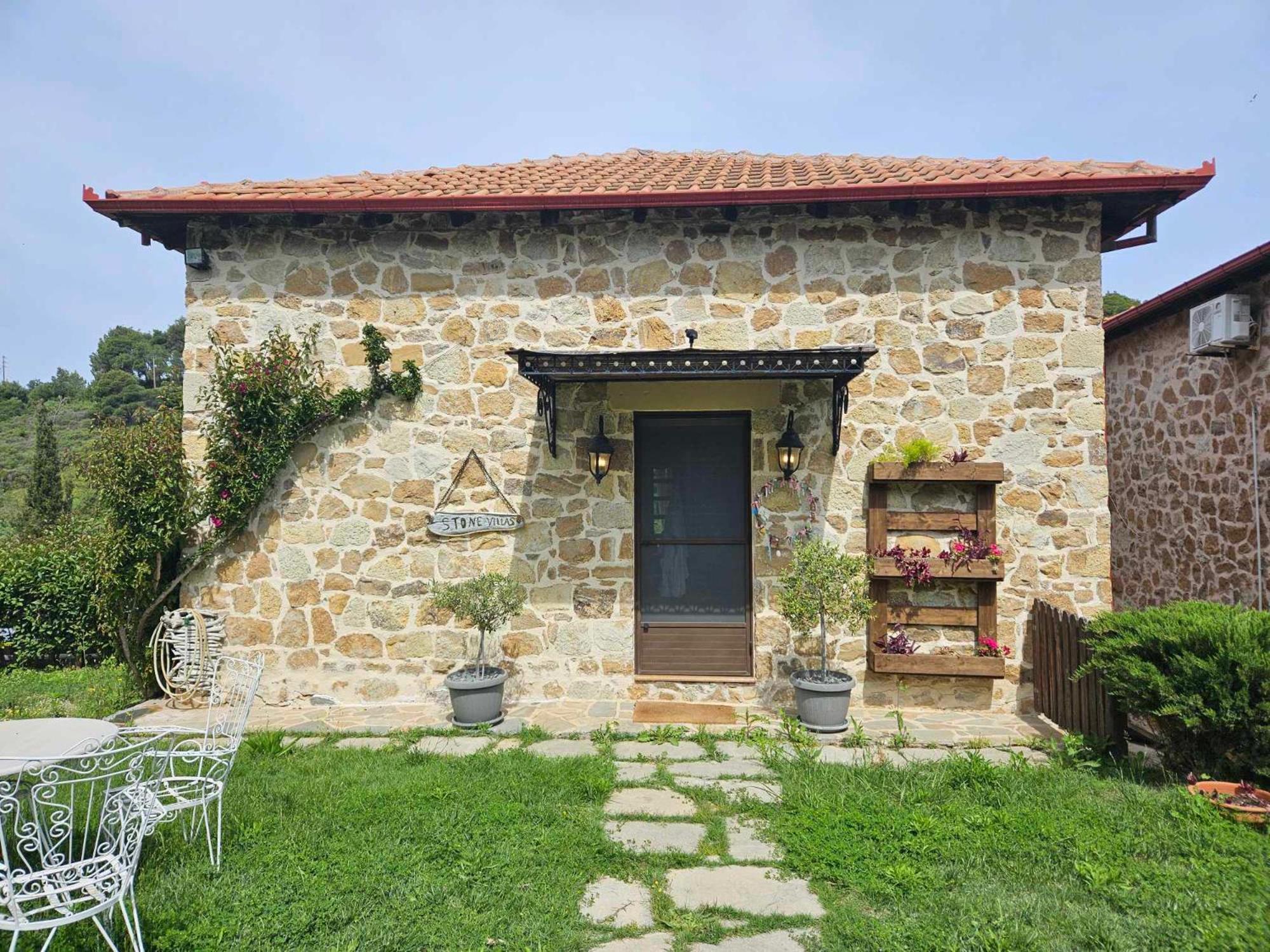 Stone Villas Nea Roda Exterior photo