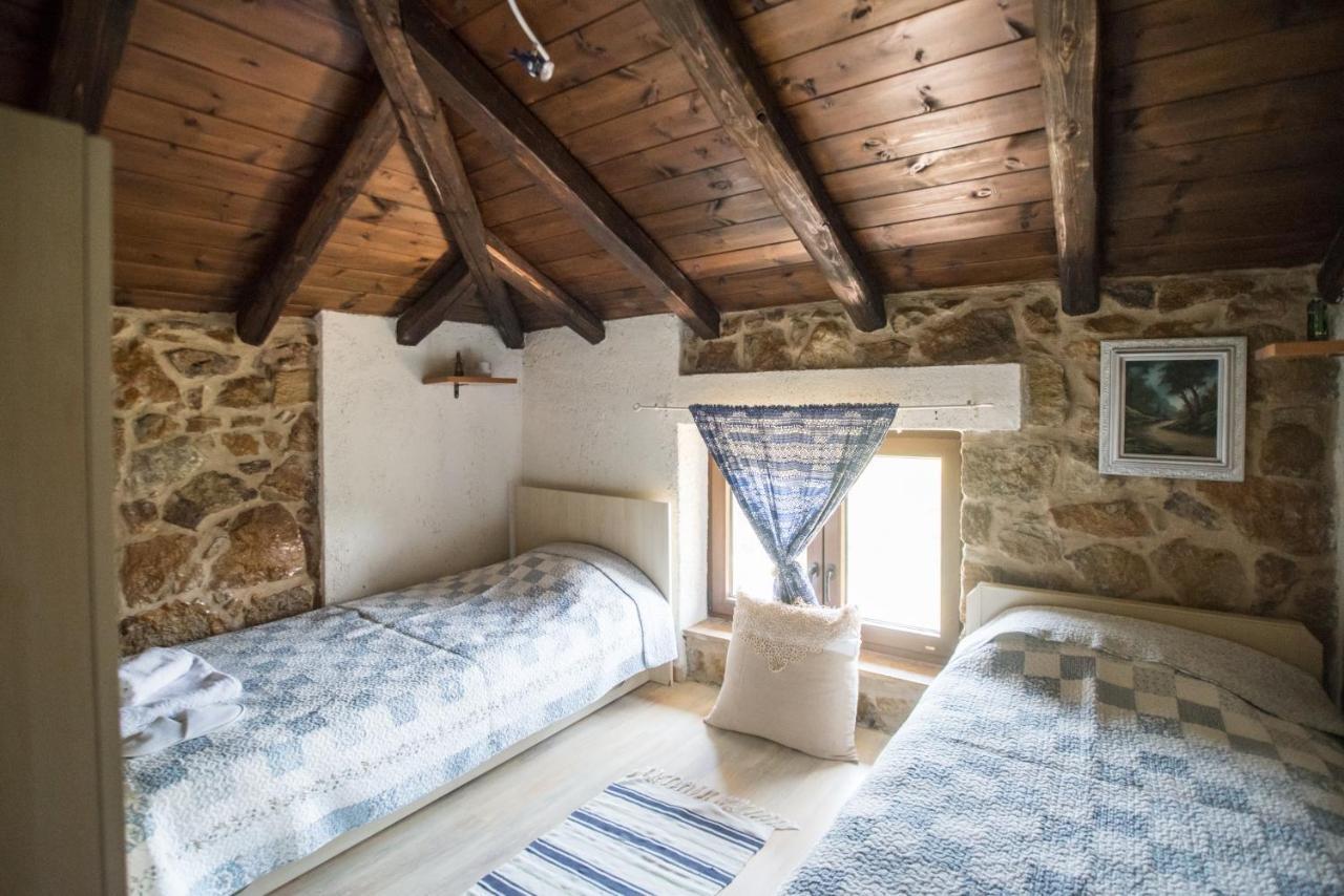 Stone Villas Nea Roda Exterior photo